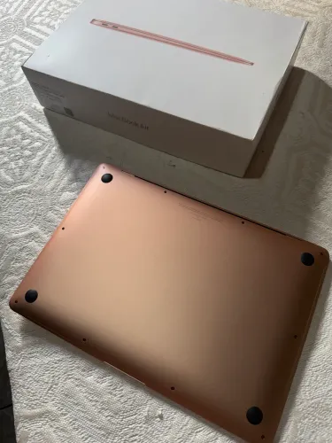 MacBook Air M1 ouro