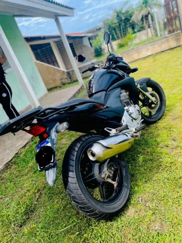 Vendo Cb 300r / No meu nome