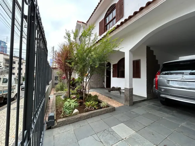 Casa com 5 quartos à venda, 352 m² - Cascatinha - Juiz de Fora/MG