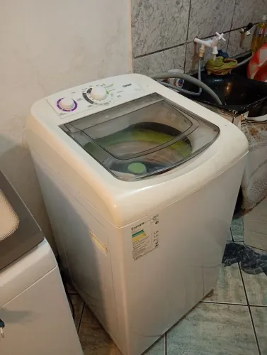 Máquina de lavar roupa 8kg pra sai hj $450