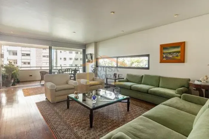 Apartamento, 3 quartos, sendo 2 suites, 3 vagas de garagem. 232m² Higienópolis