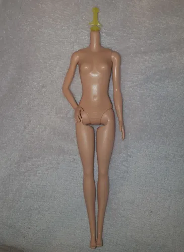 corpo boneca barbie fashionista n° 243