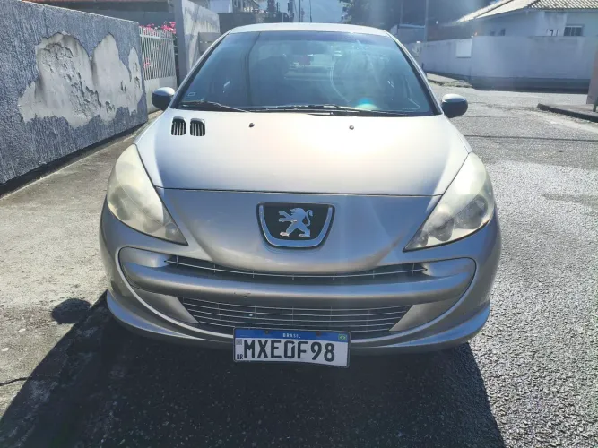 Peugeot 207 Sedan Passion XR 1.4 Flex 8V 4P 2013