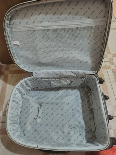 Vendo uma mala