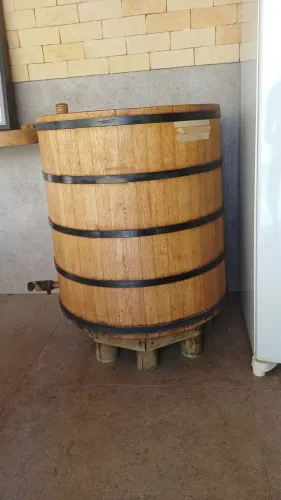 Tonel de madeira