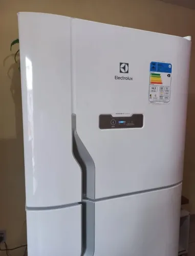 Geladeira Electrolux DFN41 Frost free! Seminova