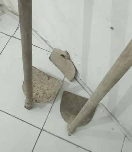 3 enxadas