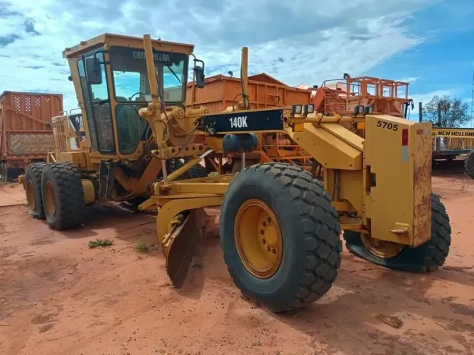 Motoniveladora caterpillar 140K