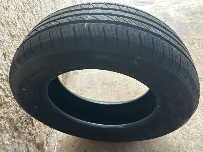 Pneu 205/60 aro 15