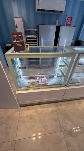 Vitrine/balcão Expositora Refrigerada 100cm - 220v + Led 