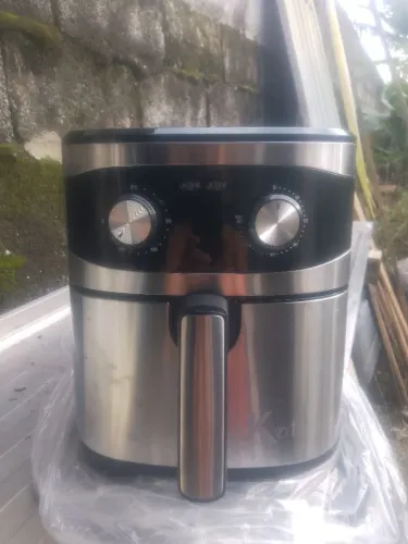 Vende-se Air fryer 6 litros e meio