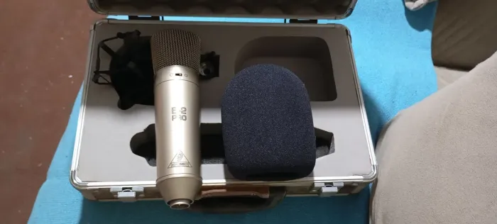 Microfone condensador behringer b2 pro