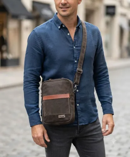Bolsa transversal masculina marrom
