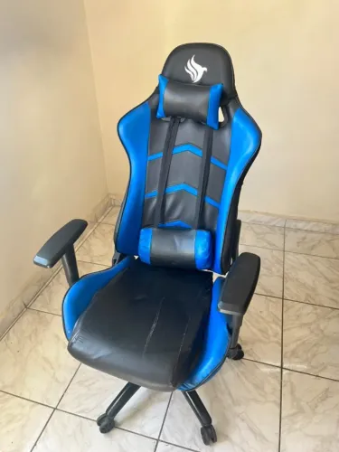 Cadeira Gamer Pichau Donek - Confortável e com Pistão/Rodinhas Seminovos!