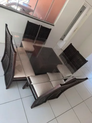 Mesa de jantar 8 cadeiras 