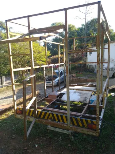 TRAILER LANCHES ainda em construção.