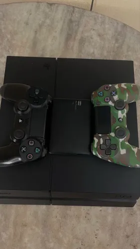 Playstation 4 + HD 1 TERA