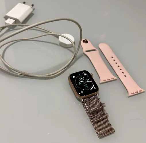 Apple Watch Series 4 - Rosé 40mm
