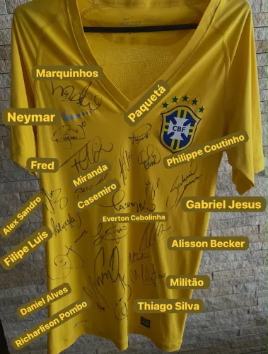 Camisa Compressão Seleção Brasileira Autografada