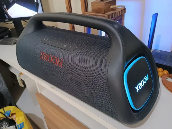 Caixa Boombox LG XG9S no precinho