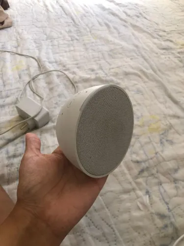 Alexa<br><br>1 ano de uso! Estou vendendo porque ganhei outra.<br>1 ano de uso! 