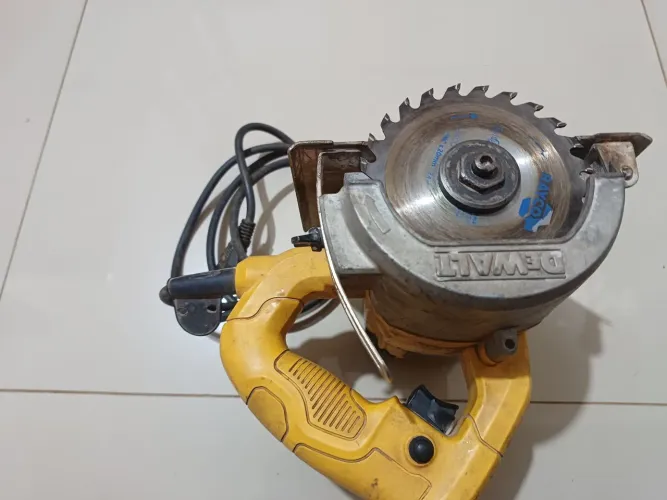 Serra mármore dewalt DW 862-B2