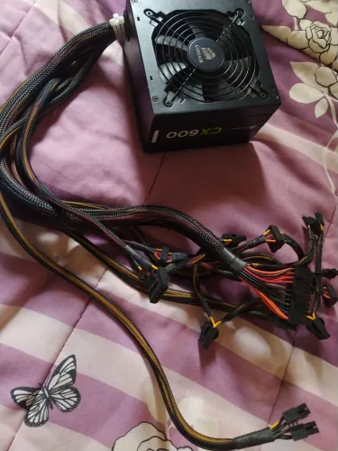 Fonte de PC Corsair 600w cx600 2x PCI ATX 2.0