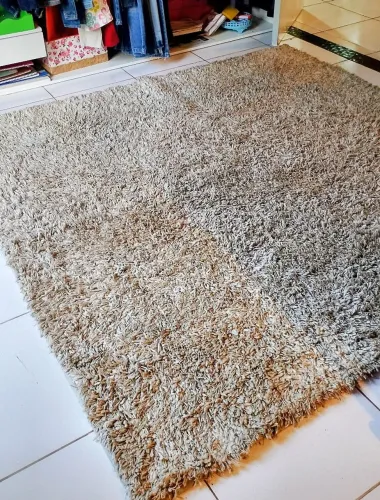 Tapete pelo alto 180x180 em excelente estado $110