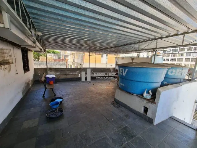 À VENDA, CASA DE VILA NA TIJUCA- RUA HADDOCK LOBO, COM 2 QUARTOS, VAGA DE GARAGEM E 90M².