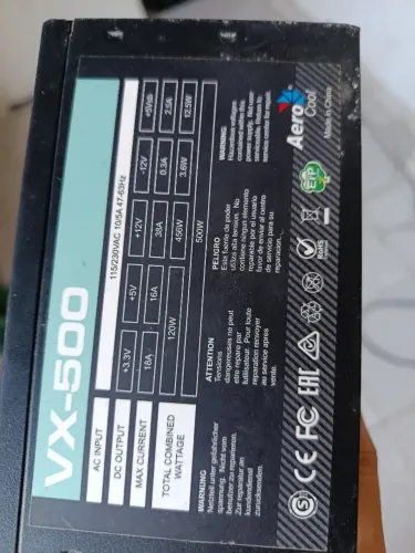 Fonte de computador aerocool