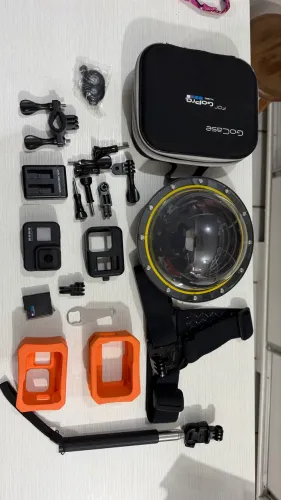 GO pro 8 black com vários acessórios