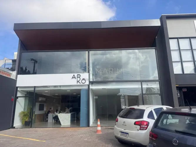 Loja com mezanino para alugar em Londrina, Guanabara, com 150 m²