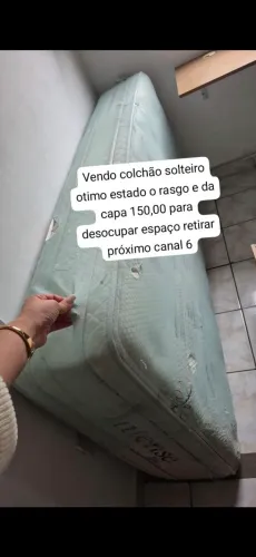 Vendo colchão de solteiro de molas