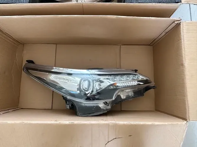 Farol em led hilux sw4 2016 a 2020 esquerdo e direito.