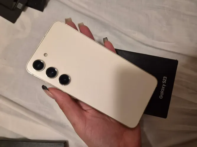 Seminovo: Galaxy S23 5g 128gb Creme