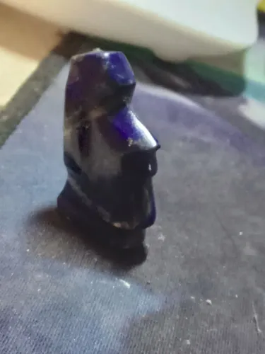 Antiga escultura em miniatura Moais da ilha de Pascoa em pedra mineral Lazuli polida
