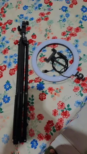 VENDO ESSE RING LIGHT NOVO