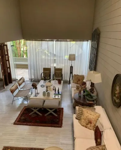 Elegância e Imponência: Casa de Alto Padrão com Amplo Terreno no Campo Belo