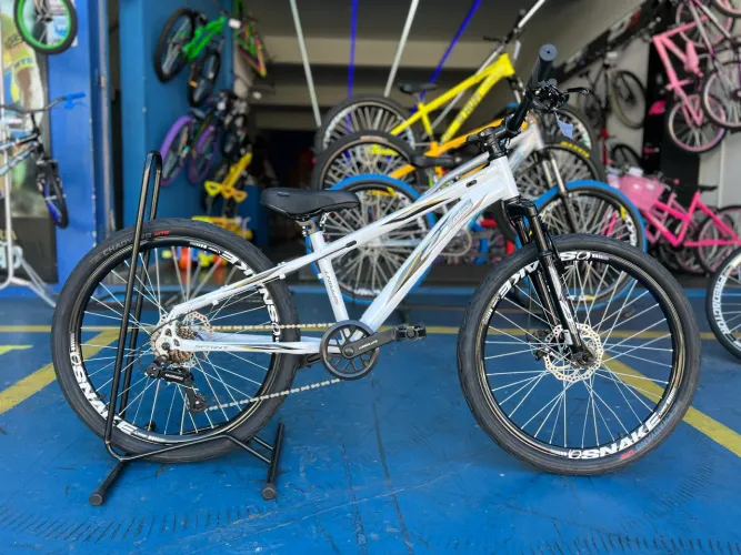 Bicicleta ZT3 aro 24 com marcha - Branca