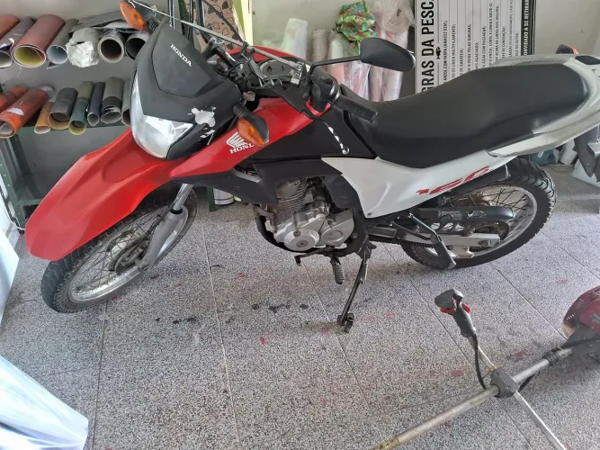 Bros 160 vendo ou troco