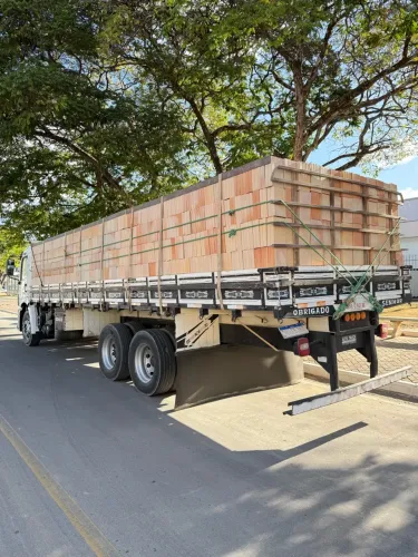 Tijolos direto da fábrica