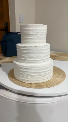 Bolo de festa cenográfico