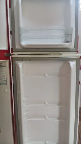 Vendo uma geladeira Consul Frost Free toda em ordem retirada no cuia