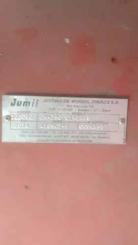 Vende-se Batedeira de Milho 2 Linhas, (está sem as Linhas)