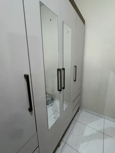 Guarda roupa Casal com espelho