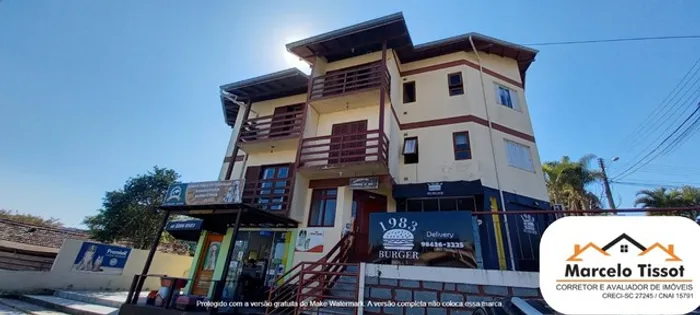 Vendo 6 apartamentos, 4 salas comerciais e 6 vagas de garagem