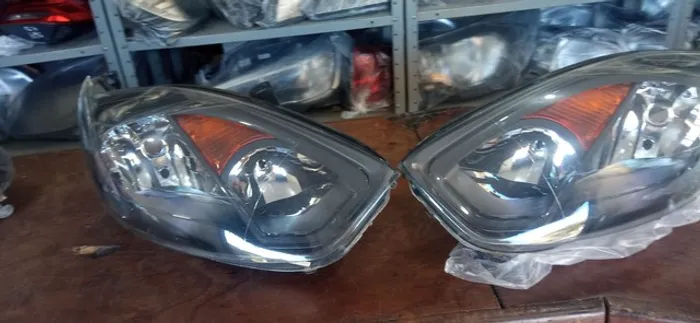 Farol fiesta rocan 2011 2012 2013 2014 máscara negra 