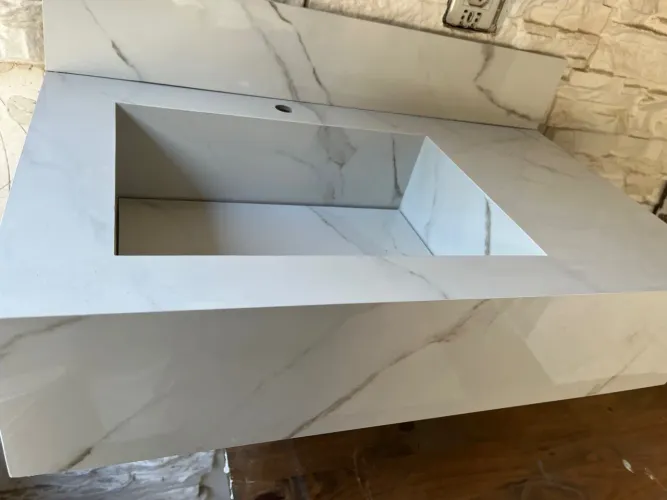 Lavatório esculpido em porcelanato