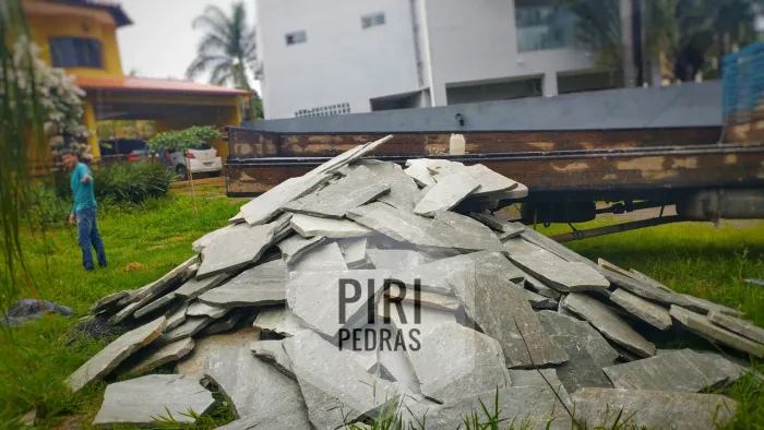 PEDRA DE PIRENÓPOLIS /retalho e Lajao 