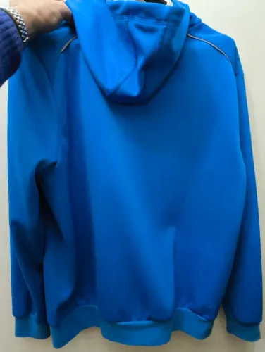 Moleton BMW com capuz e bolso frontal 